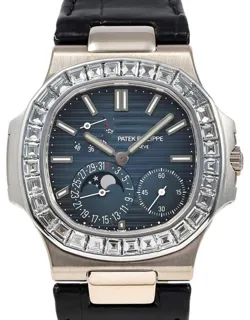 Patek Philippe Nautilus 5722G-001 40mm White gold Blue