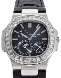 Patek Philippe Nautilus 5722G-001 40mm White gold Blue