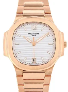 Patek Philippe Nautilus 7118/1R-001 35mm Rose gold White