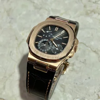 Patek Philippe Nautilus 5712R ( MOON ) 40mm Rose gold Brown