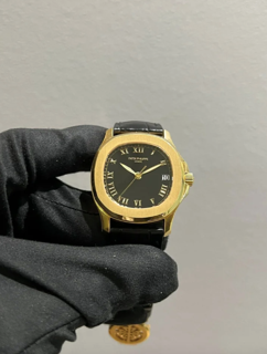 Patek Philippe Aquanaut 5060J Yellow gold Black