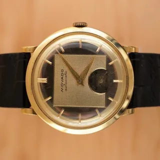 Movado 8463 35mm Yellow gold Engine-Turned