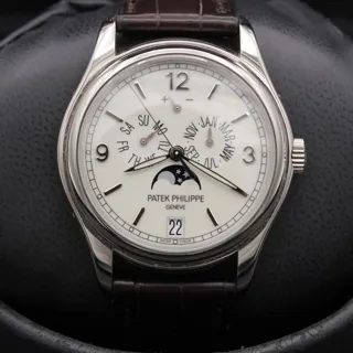 Patek Philippe Annual Calendar 5146G 39mm White gold Champagne