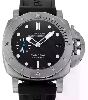 Panerai Submersible PAM 00682 42mm Stainless steel Black