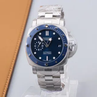 Panerai Submersible PAM01068 42mm Stainless steel Blue