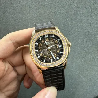 Patek Philippe Aquanaut 5068R-001 35.5mm Rose gold Brown