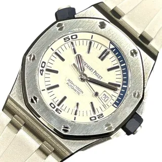 Audemars Piguet Royal Oak Offshore Diver 15710ST.OO.A010CA.01 ( OAK  ) 42mm Stainless steel White