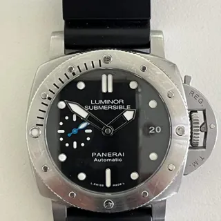 Panerai Submersible PAM 00682 42mm Stainless steel Black