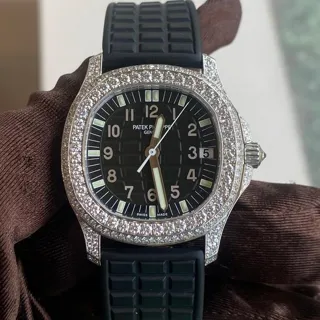 Patek Philippe Aquanaut 5069G-001 35.5mm White gold Black