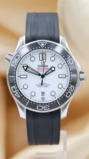 Omega Seamaster Diver 300M 210.32.42.20.04.001 42mm Stainless steel White