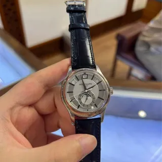 Patek Philippe Annual Calendar 5205G-001 40mm White gold Gray