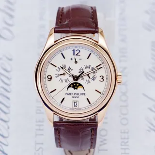 Patek Philippe Annual Calendar 5146R-001 39mm Rose gold Beige