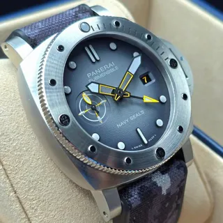 Panerai Submersible PAM 01323 44mm Stainless steel Grey