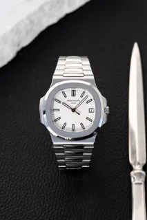 Patek Philippe Nautilus 5711/1A-011 40mm Stainless steel White