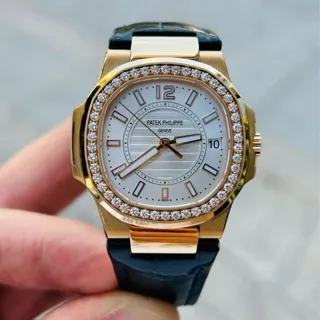 Patek Philippe Nautilus 7010R-001 Rose gold White