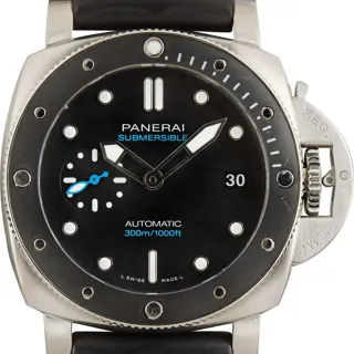 Panerai Submersible PAM 00683 42mm Stainless steel Black