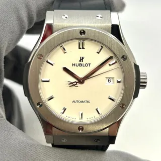 Hublot Classic Fusion 542.NX.2611.LR 42mm Titanium White