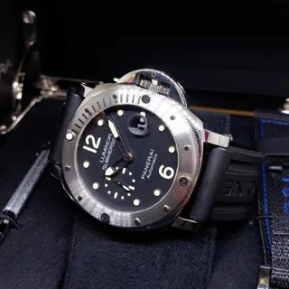 Panerai Submersible PAM01024 44mm Stainless steel Black