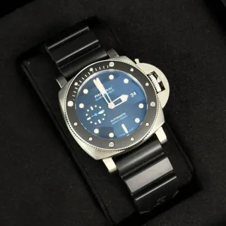 Panerai Submersible PAM 00683 42mm Stainless steel Black