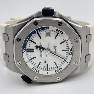 Audemars Piguet Royal Oak Offshore Diver 15710ST.OO.A010CA.01 ( OAK  ) 42mm Stainless steel White