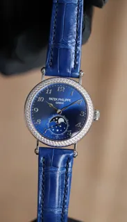 Patek Philippe Moonphase 7121/200G-001 33mm White gold Blue