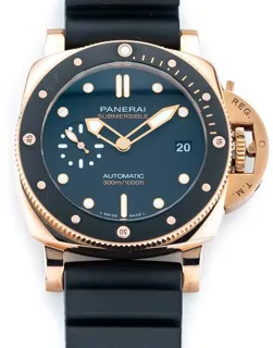 Panerai Submersible PAM01164 42mm Rose gold Black