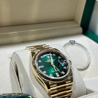 Rolex Day-Date 36 128238 36mm Yellow gold Green