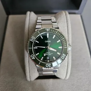 Oris Aquis Date 01 733 7732 4157-07 8 21 05PEB 39.5mm Stainless steel Green