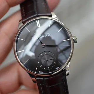 H. Moser & Cie. Venturer 2327-0201 39mm White gold Gray