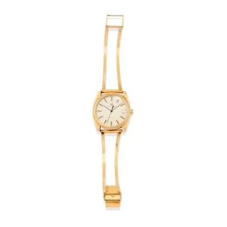 Universal Genève 33mm 18k yellow gold Champagne