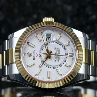 Rolex Sky-Dweller 326933 (TWO-TONE) 42mm Yellow gold and Stainless steel White