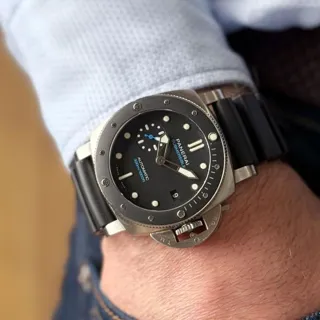 Panerai Submersible PAM 00683 42mm Stainless steel Black