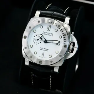 Panerai Submersible PAM 01226 44mm Stainless steel White