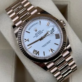 Rolex Day-Date 40 228235 40mm Rose gold White