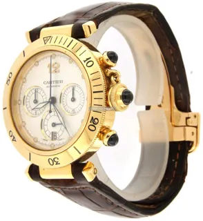 Cartier Pasha Chronograph 2111 38mm 18kt yellow gold White