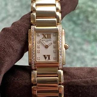 Patek Philippe Twenty~4 4908/11R-011 22mm Rose gold White