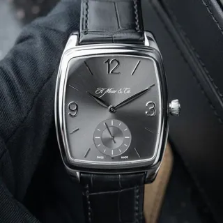 H. Moser & Cie. Henry Double Hairspring 324.607-006 38.5mm Platinum Gray