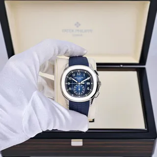 Patek Philippe Aquanaut 5968G-001 42mm White gold Blue