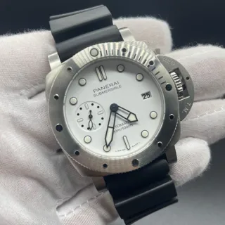 Panerai Submersible PAM 01223 42mm Stainless steel White