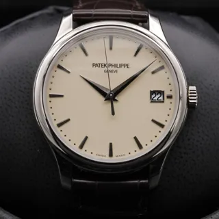 Patek Philippe Calatrava 5227G 39mm White gold Champagne