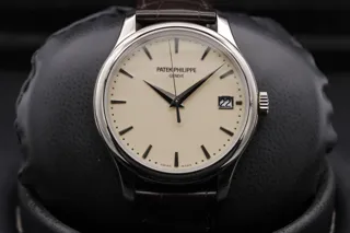 Patek Philippe Calatrava 5227G 39mm White gold Cream