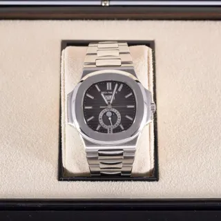 Patek Philippe Nautilus 5726/1A-001 Stainless steel Black