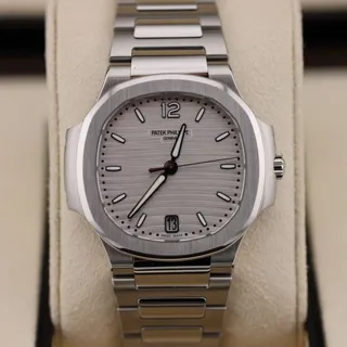 Patek Philippe Nautilus 7118/1A-010 35mm Stainless steel Silver