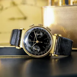 Universal Genève 18 35mm Yellow gold Black