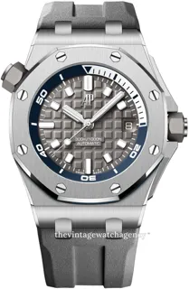 Audemars Piguet Royal Oak Offshore Diver 15720ST.OO.A009CA.01 42mm Stainless steel Gray