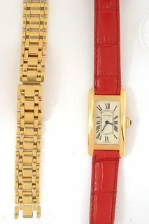 Cartier Tank Américaine 35.4mm 18k yellow gold Cream