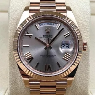 Rolex Day-Date 40 228235-0001 Rose gold