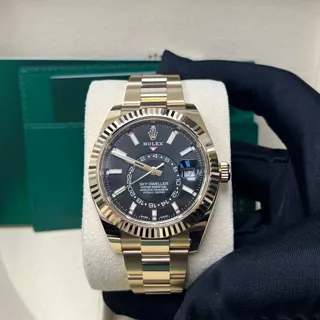 Rolex Sky-Dweller 326938-0004 Yellow gold Black