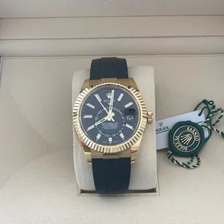 Rolex Sky-Dweller 326238-0009 Yellow gold Black