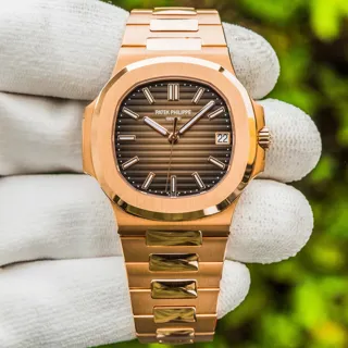 Patek Philippe Nautilus 5711/1R-001 Rose gold Brown